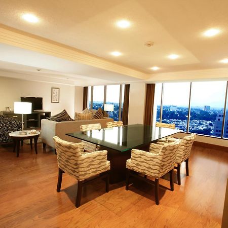 فندق هيلتون جوادالاجارا غوادالاجارا الغرفة الصورة A suite at the hotel