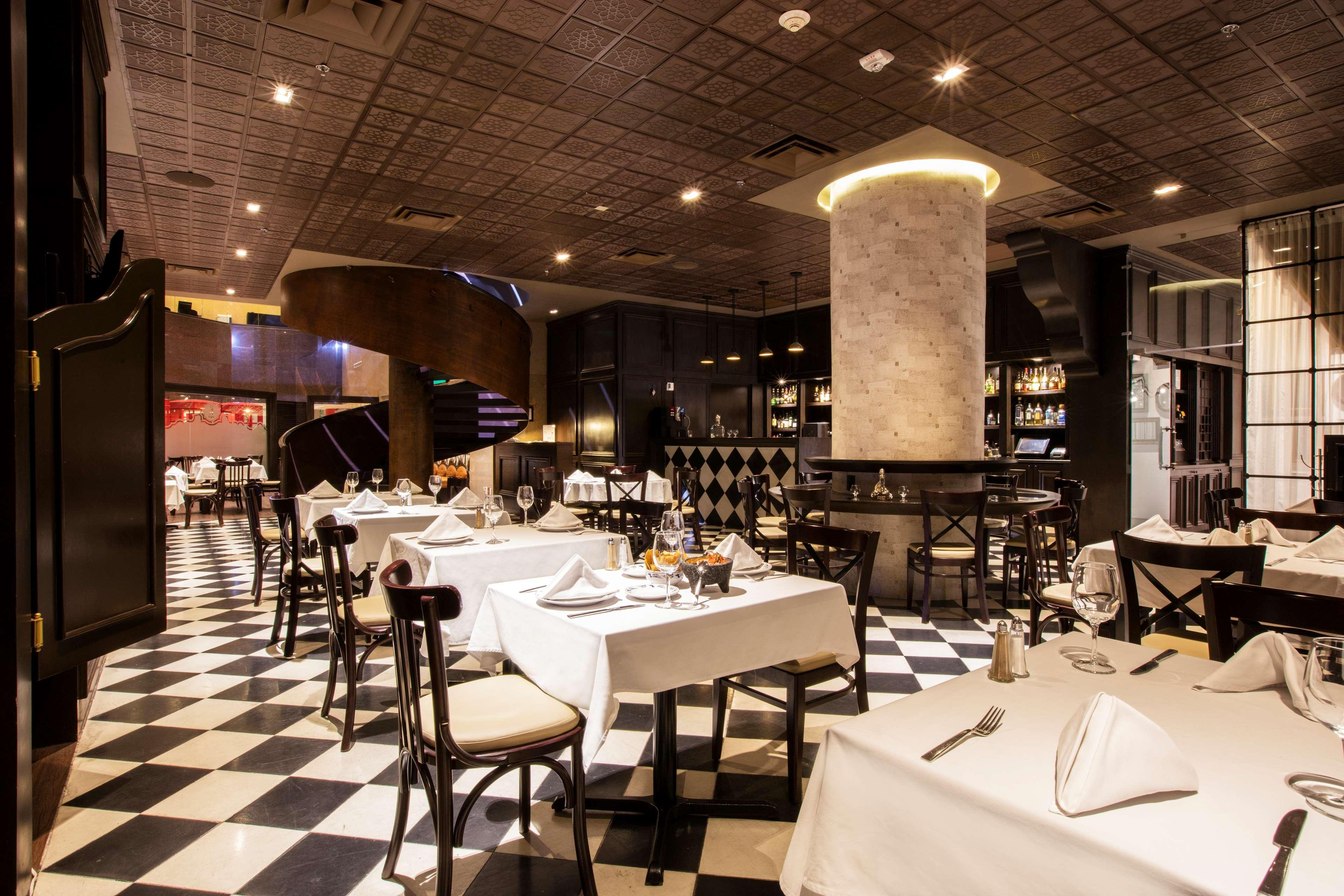 فندق هيلتون جوادالاجارا غوادالاجارا المظهر الخارجي الصورة Restaurant interior