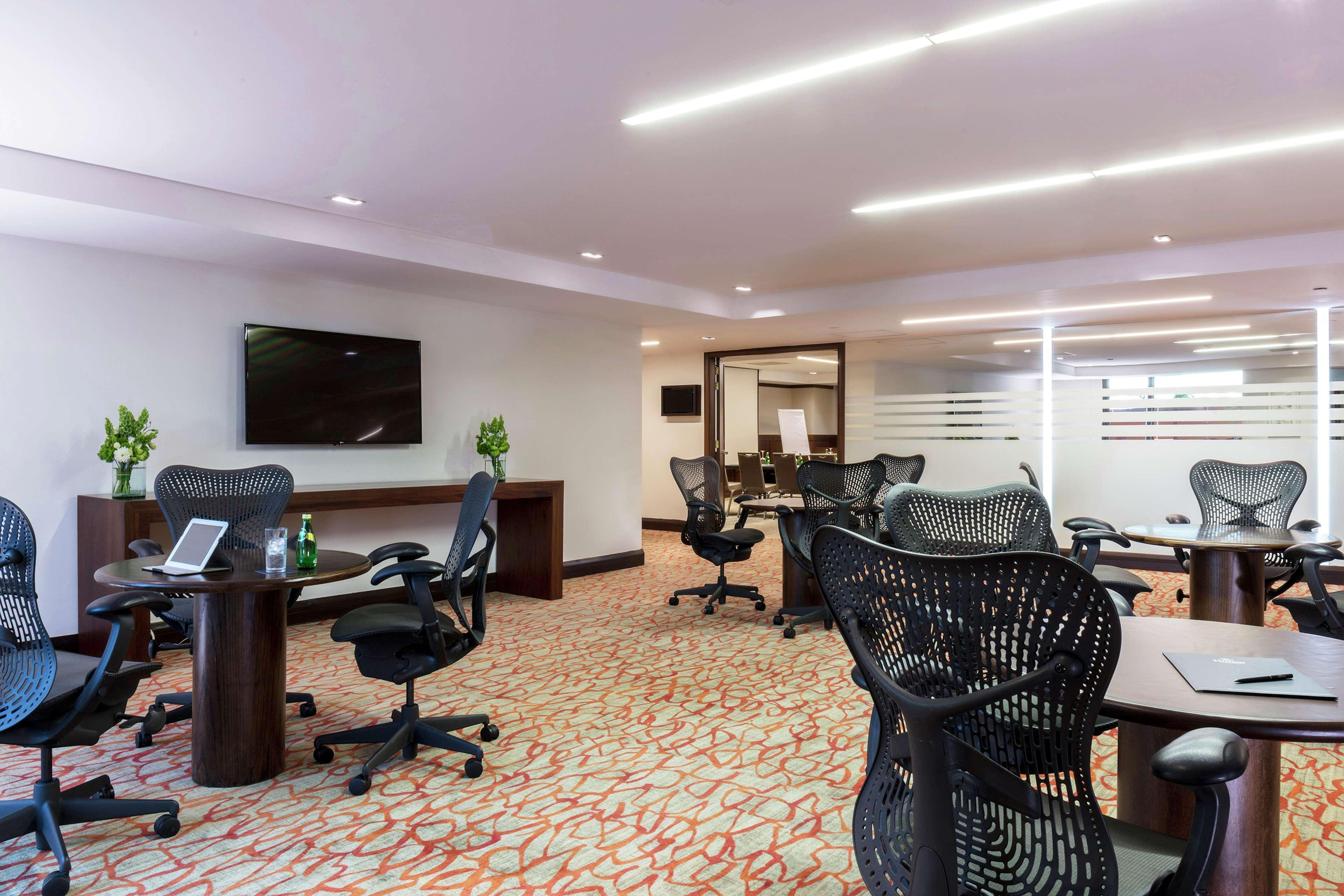 فندق هيلتون جوادالاجارا غوادالاجارا المظهر الخارجي الصورة Business Center