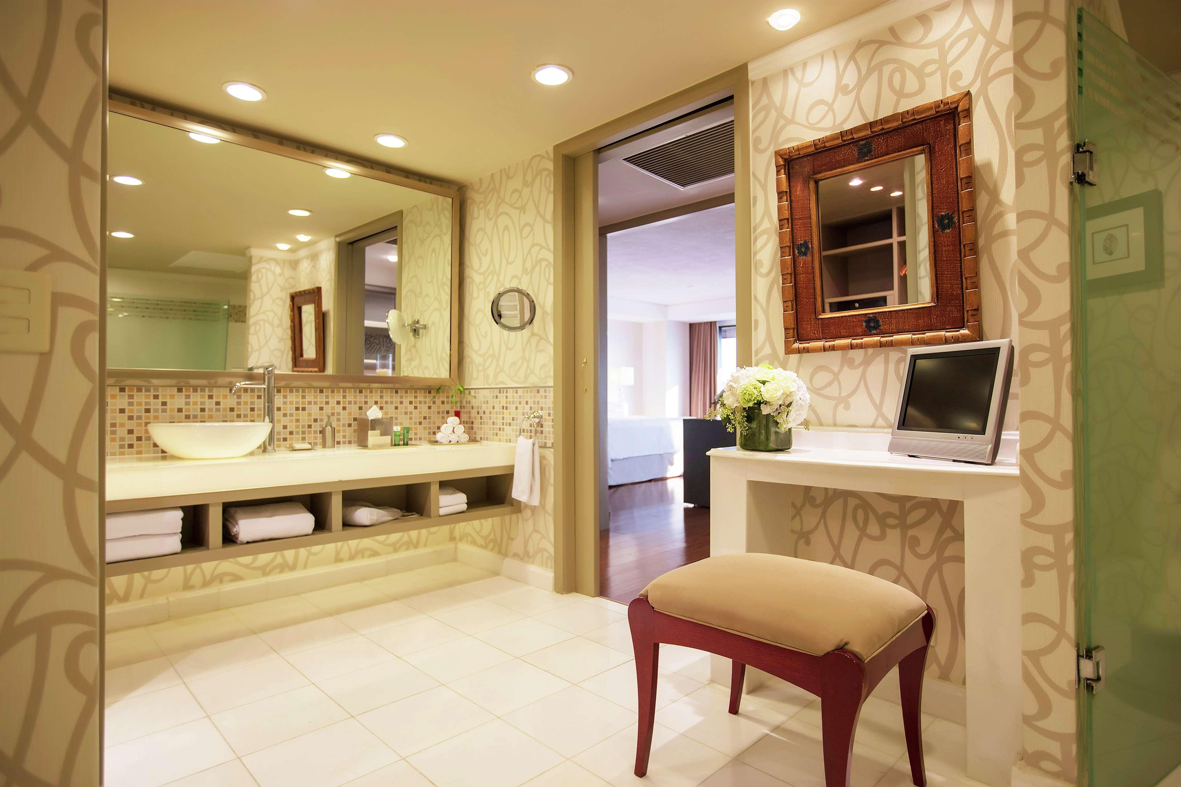فندق هيلتون جوادالاجارا غوادالاجارا المظهر الخارجي الصورة Bathroom